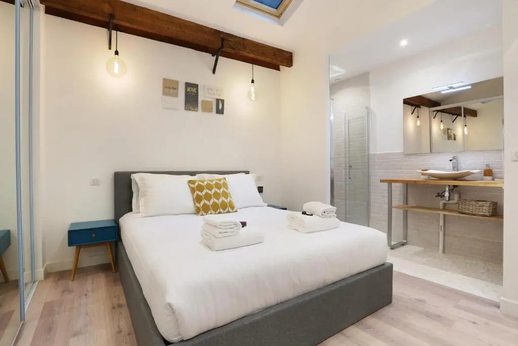Pick A Flat's Upper Marais Apartments- Rue du Faubourg Saint-Martin