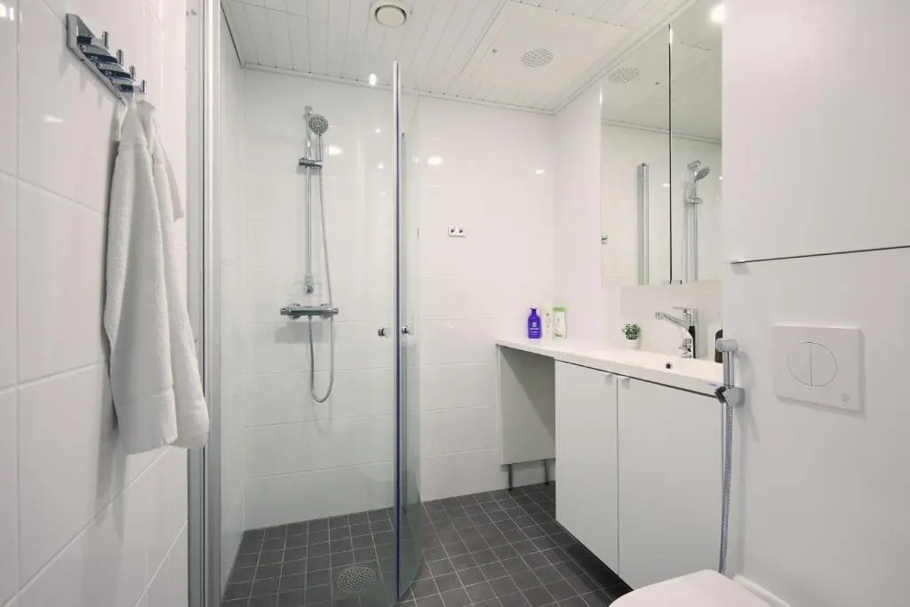 7.kerroksen huoneisto, Wifi + 24/7 check in