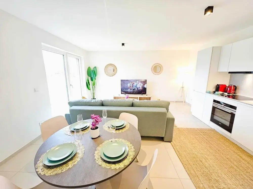 Warm&Bright 1BR w terrace&parking