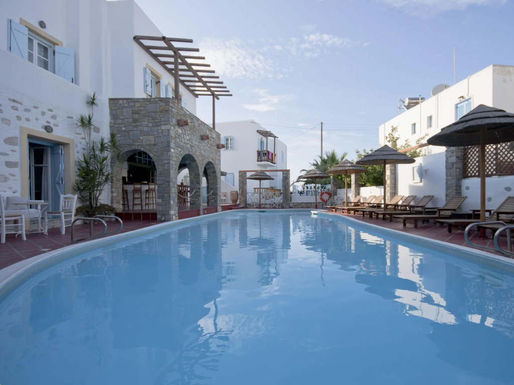 Zefi Hotel & Suites