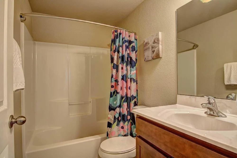 Safe Harbor - 3 Br Townhouse