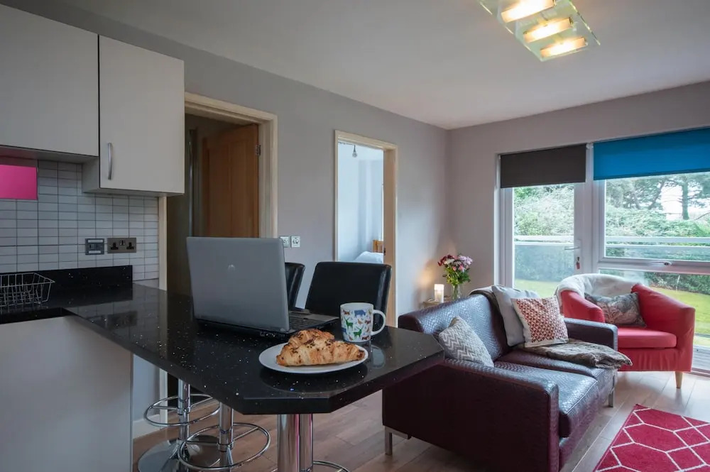 Fairwinds in Poole With 2 Bedrooms and 1 Bathrooms