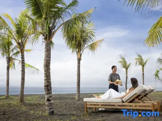 Quenzo Beach Resort