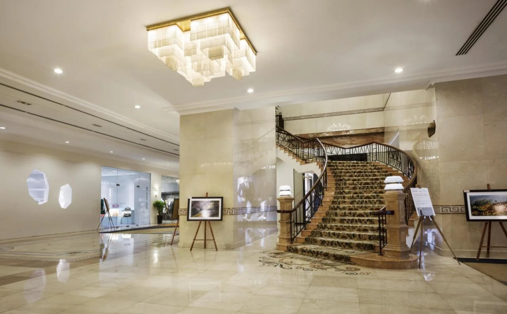 Rex Hotel