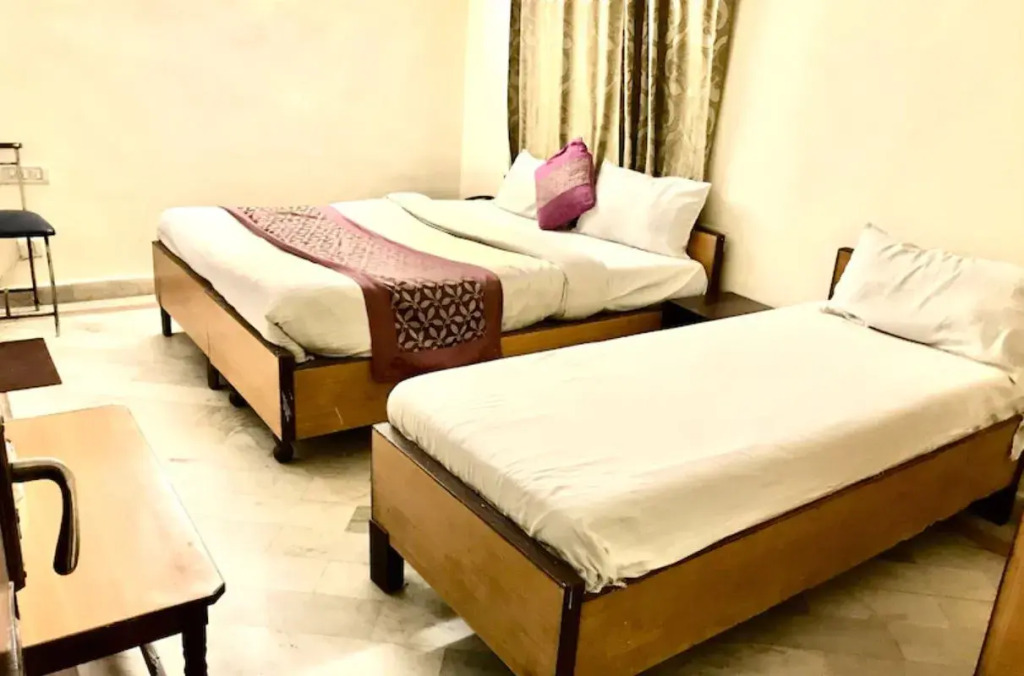 Vivek Hotel