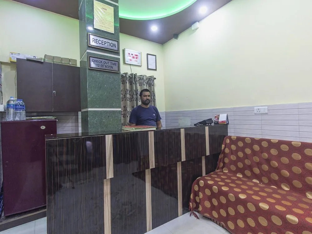 OYO 16792 Bidhan Plaza