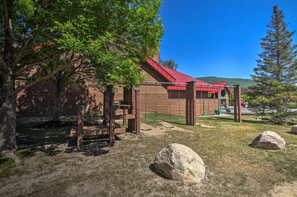 Resort Condo w/ Lake + Pool ~ 5 Mi to Flume Gorge!