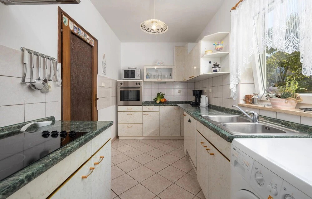 Gorgeous Home In Punat