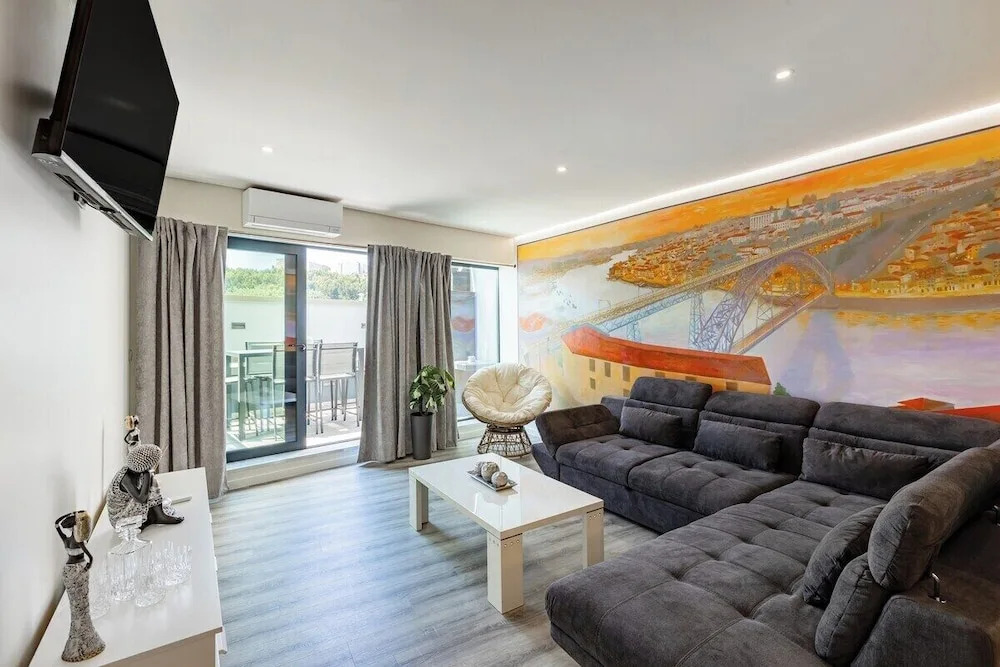Porto City Holidays by Douro River