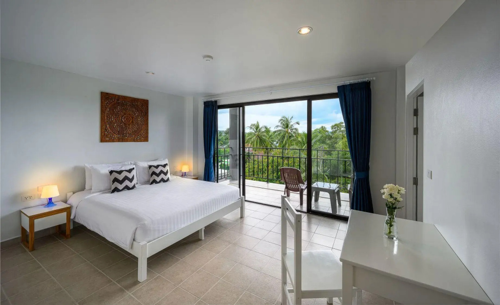 Maikhao Hotel, Phuket