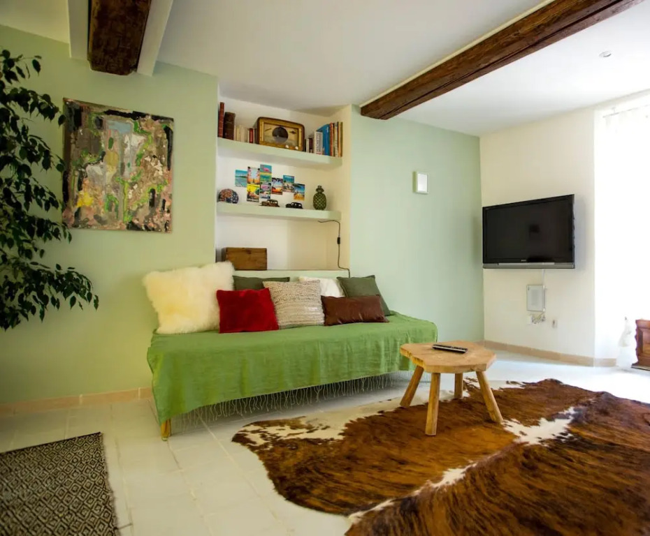 Nasri Sabra - Temple Apartment 0