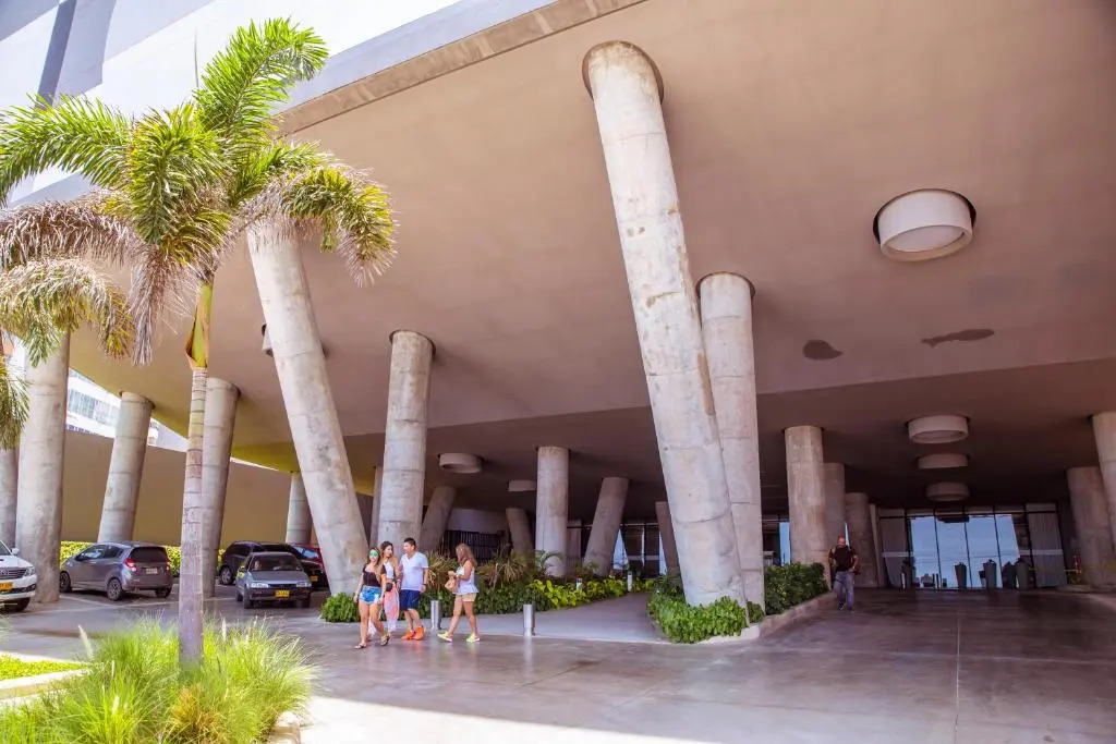41st Fl Beach Condo in Bocagrande