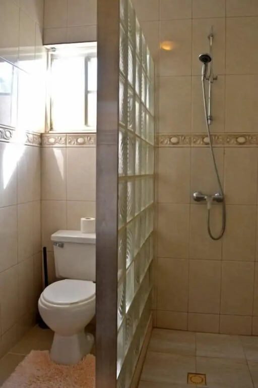 Parrot Villa