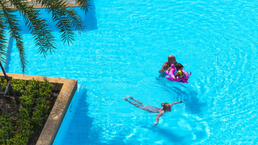 GrandBlue Resort & Beachclub