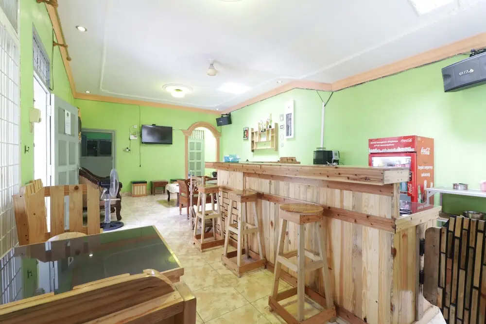 Waroeng Transit & Depary Homestay