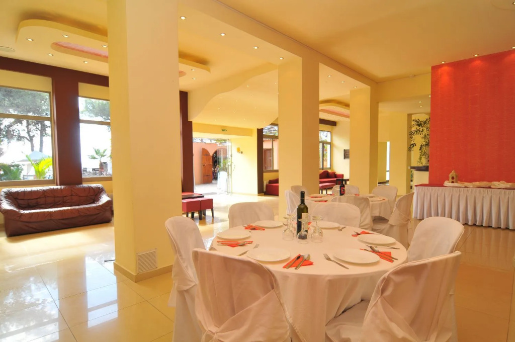 Beach Hotel Kapahi