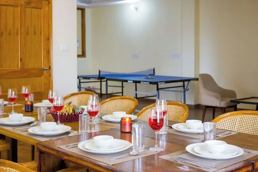 Alaya Stays Luuma Luxury Villa - Hillside 5-BHK Villa Amidst Pines With Garden, Balcony & Lounge