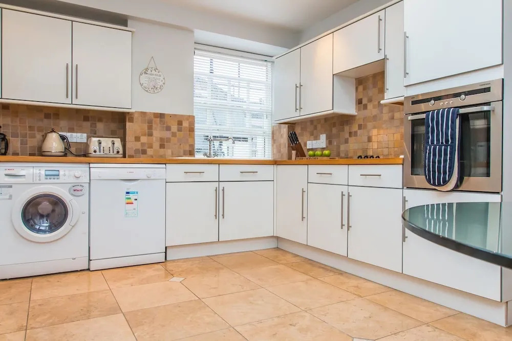 Audley Street Apartment