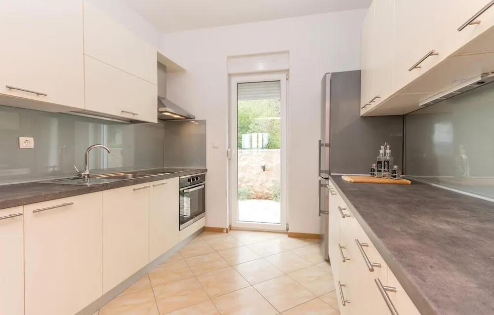 Beautiful Apartment in Maslenica With 2 Bedrooms and Wifi