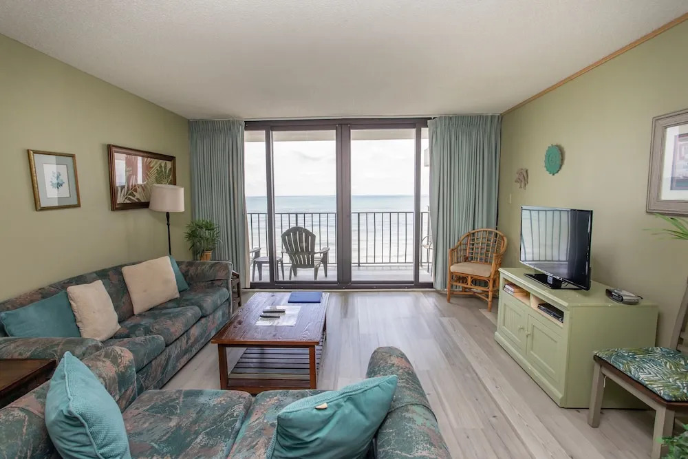 Royal Garden Resort 1003 1 Bedroom Condo by RedAwning