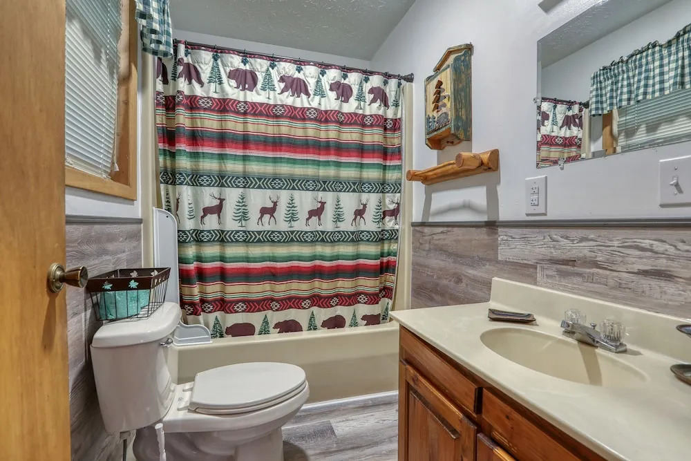 Wandering Creek - 2 Bedrooms, 1 Baths, Sleeps 6 Cabin by RedAwning