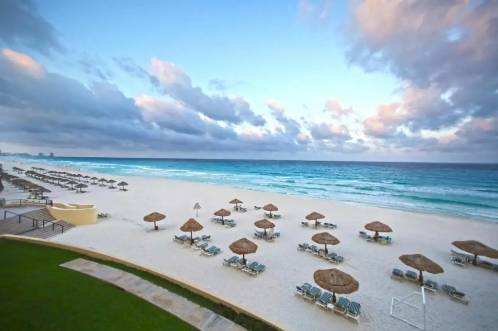 Holiday Inn Club Vacations The Royal Sands All Inclusive