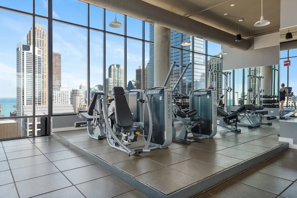 Mag Mile Retreat Stunning Views High-end 2BR