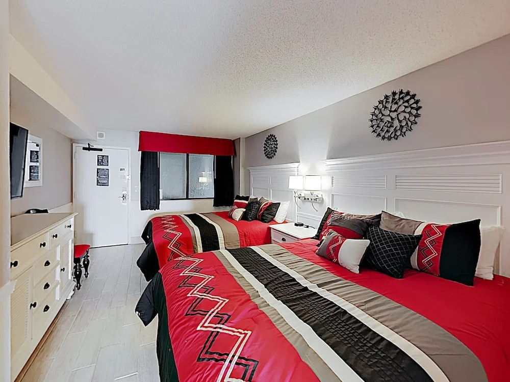 Stylish Ocean-view W/ Pools & Hot Tubs 1 Bedroom Condo