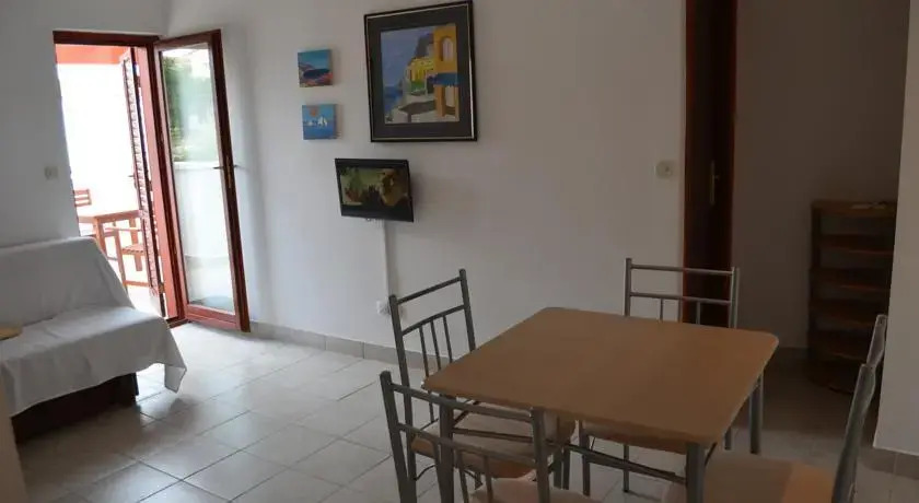 Apartments Pikule Maslenica
