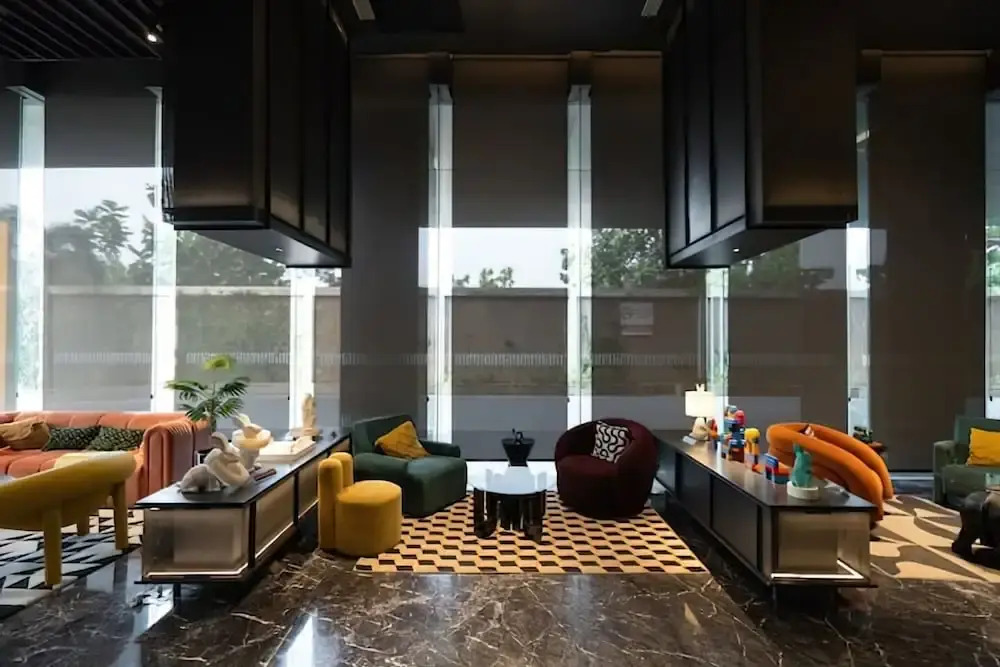 Premium Collins Boulevard Near Airport