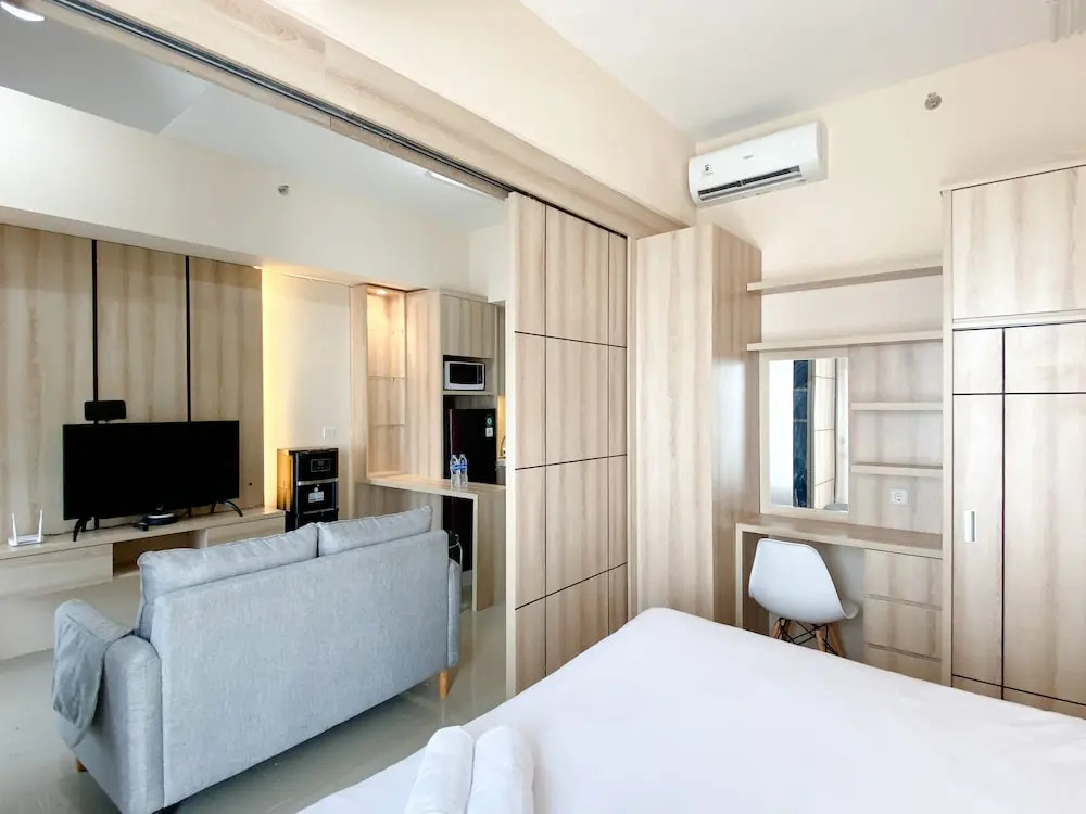 Spacious And Homey 1Br Vasanta Innopark Apartment