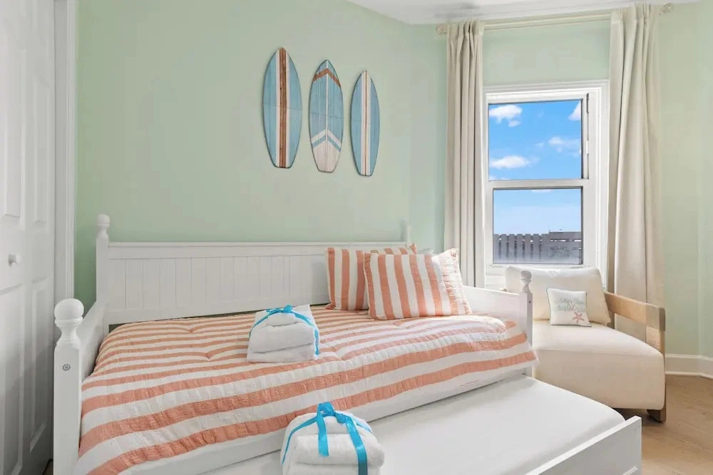 Pelican Perch! 3BR 3BA Corner Beachfront Condo w/ Epic Views, Sleeps 9