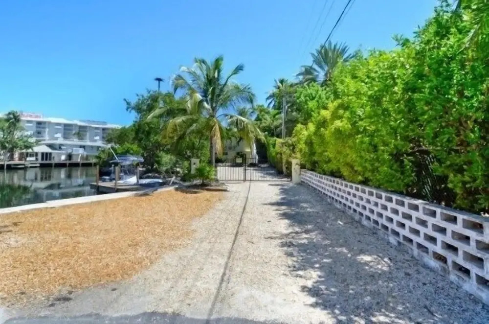 Waterfront Home With Beautiful Views 1 Bedroom Home by RedAwning