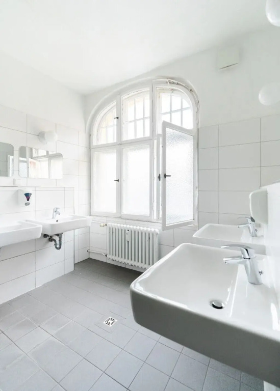 Three Little Pigs Hostel - Your Berlin Castle