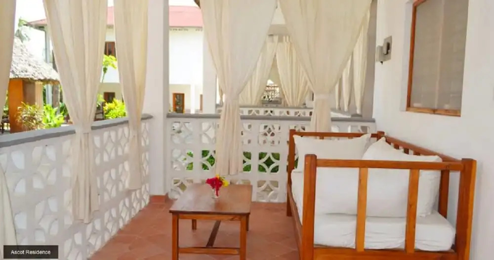 Room in Apartment - Wonderful two Minutes Walk to the White Sand Beach Property