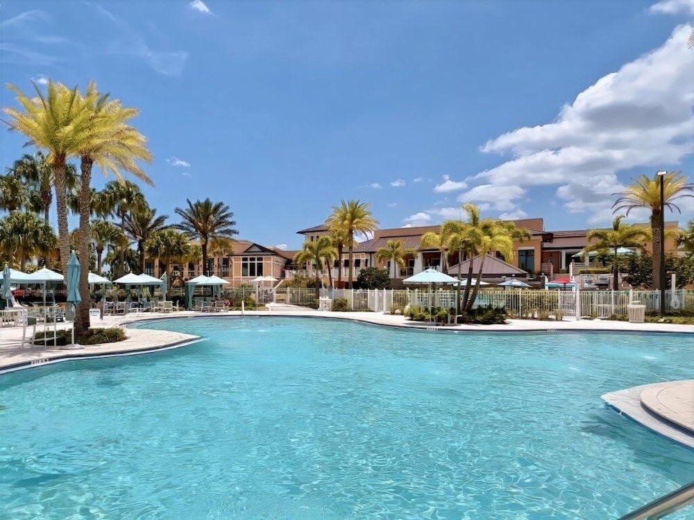Beautiful Town Home With Splash Pool-1648tpc 5 Bedroom Home by RedAwning