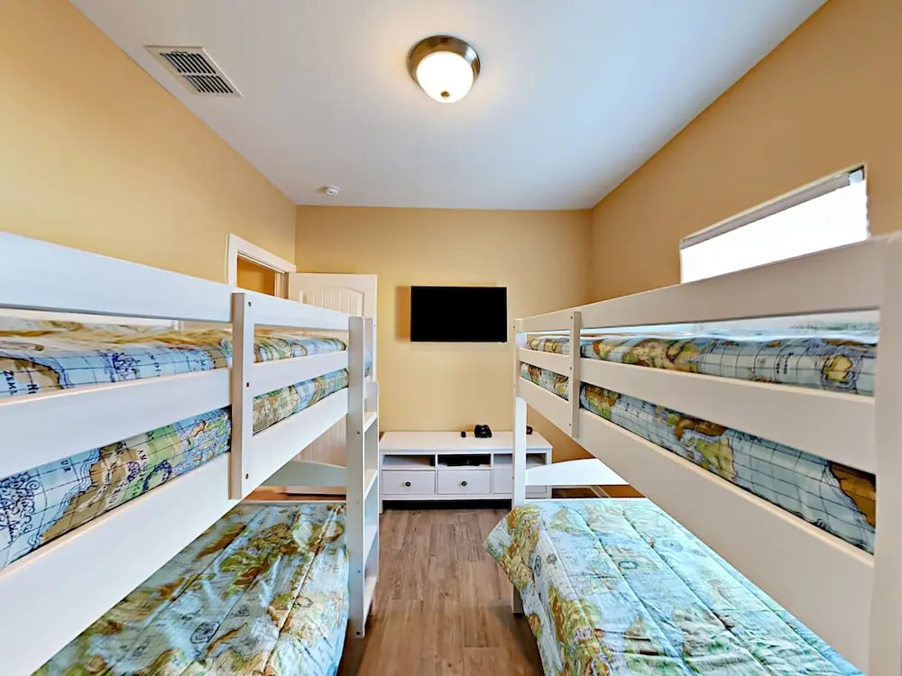 The Lemony Anemone - Three Bedroom Townhome