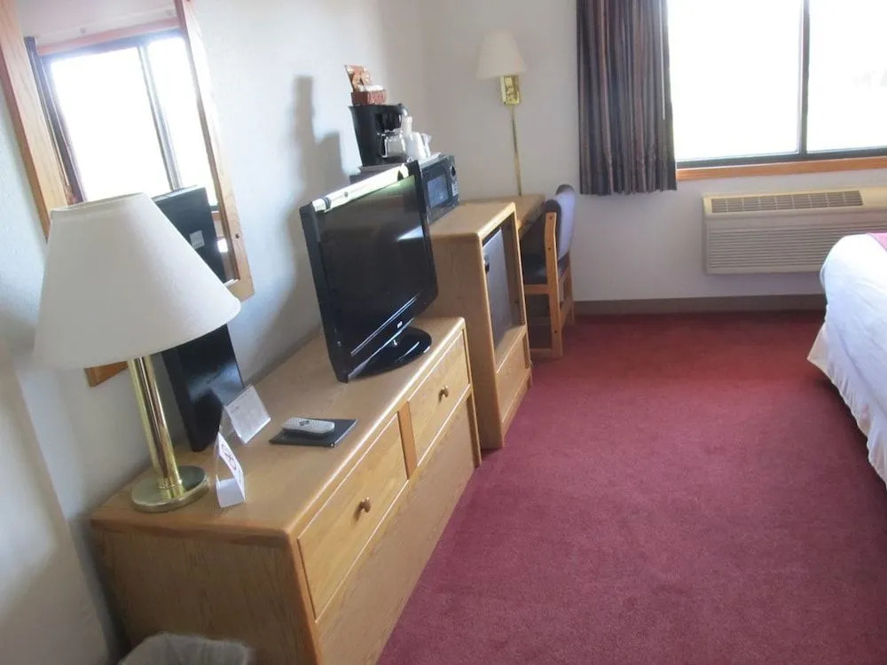 Tivoli Inn And Suites