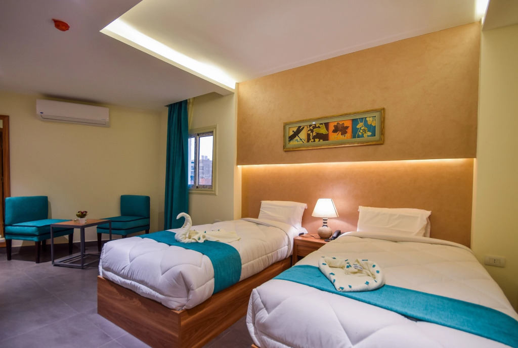 Top pyramids view hotel