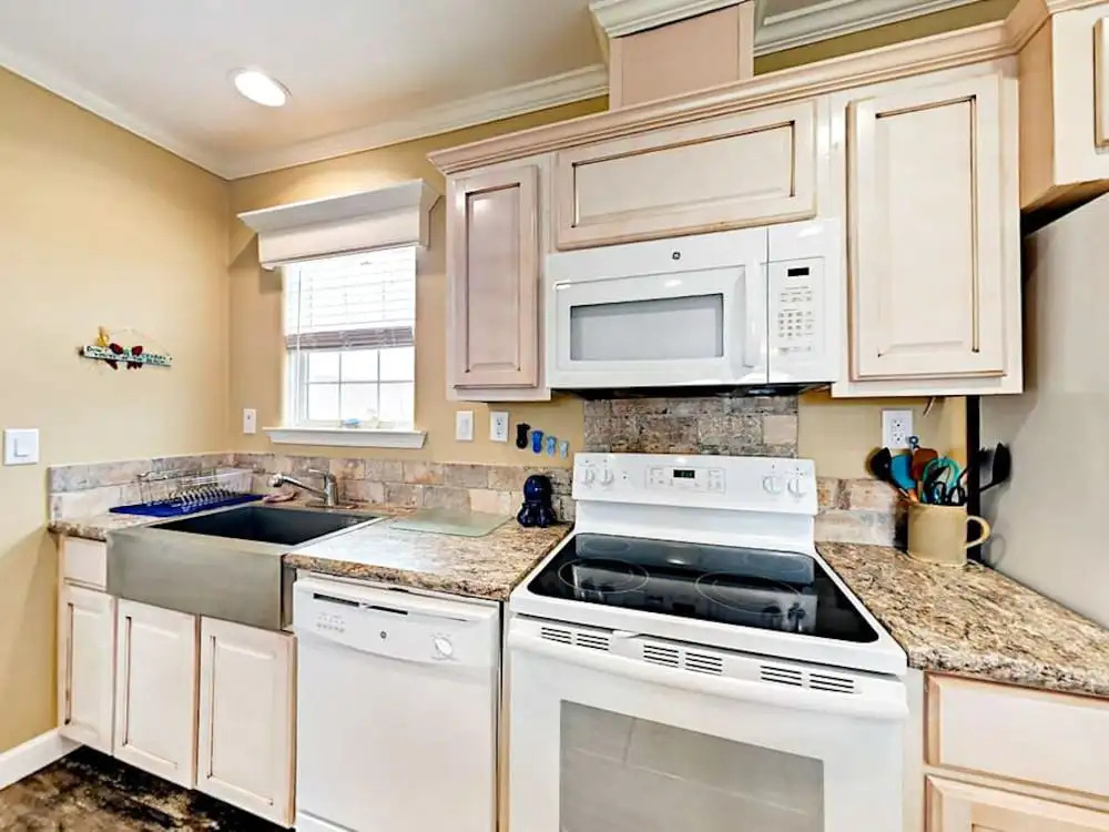 526 Sand Burr Ln Home 3 Bedrooms 2 Bathrooms Home