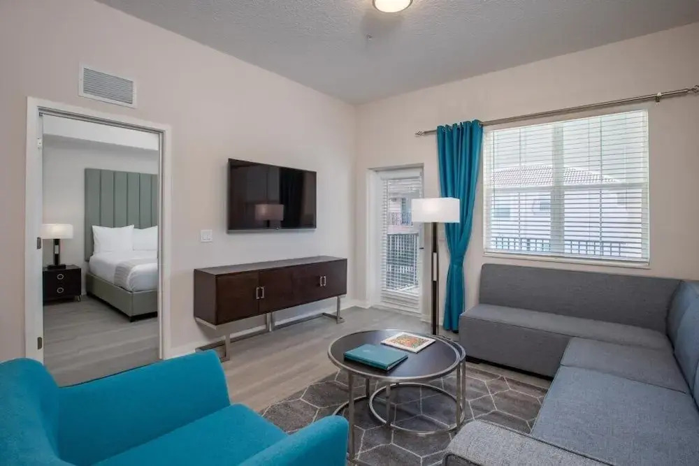 New Modern Vista Cay Reserve Condo - 6006