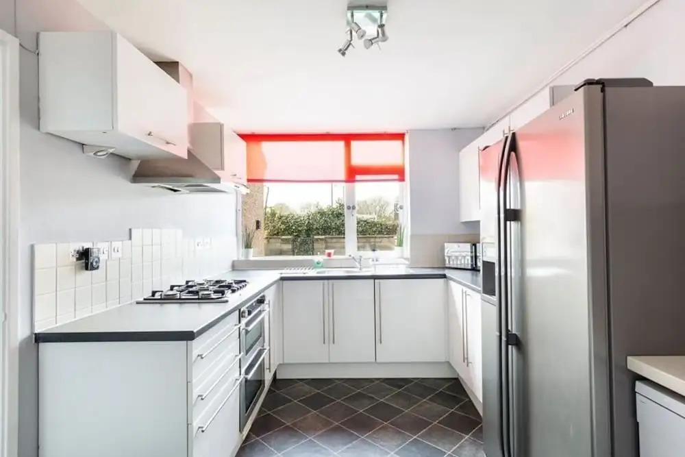 City Centre House FREE PARKING