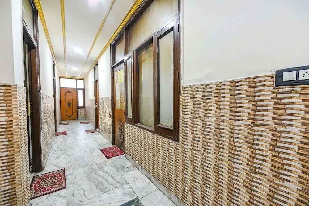 FabHotel Royal Inn - Sector 22D, Chandigarh