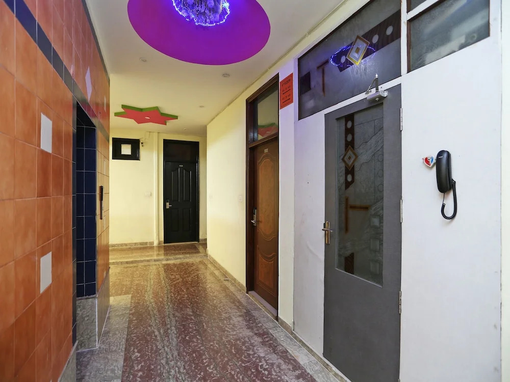 OYO 16688 Hotel Vrs