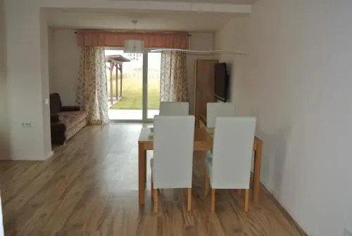 Armonia Apartments