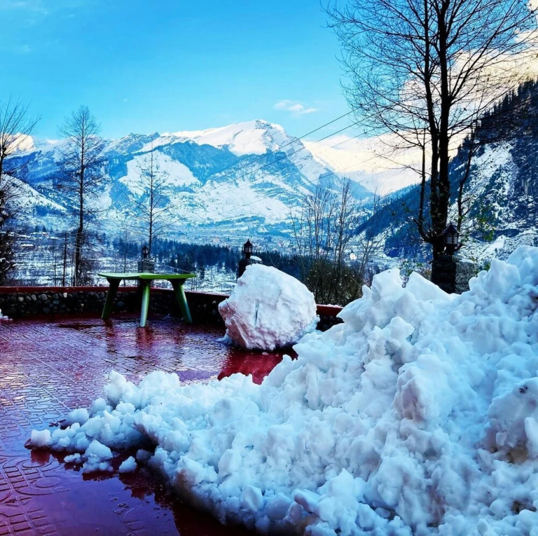Vyas Vatika a wooden exotic Resort Near Old Manali