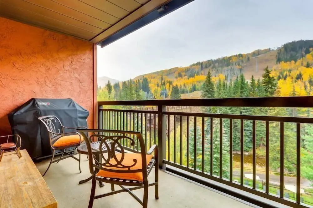 Vail Lion Square 550S