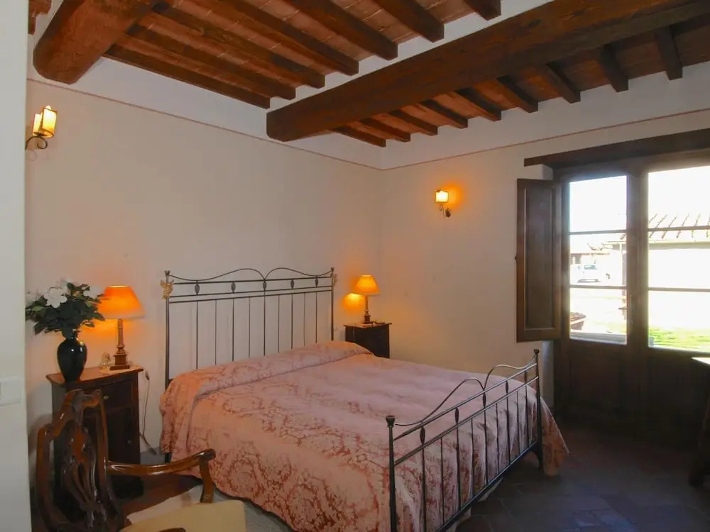 Apartment in Cortona With Pool and Hill Views