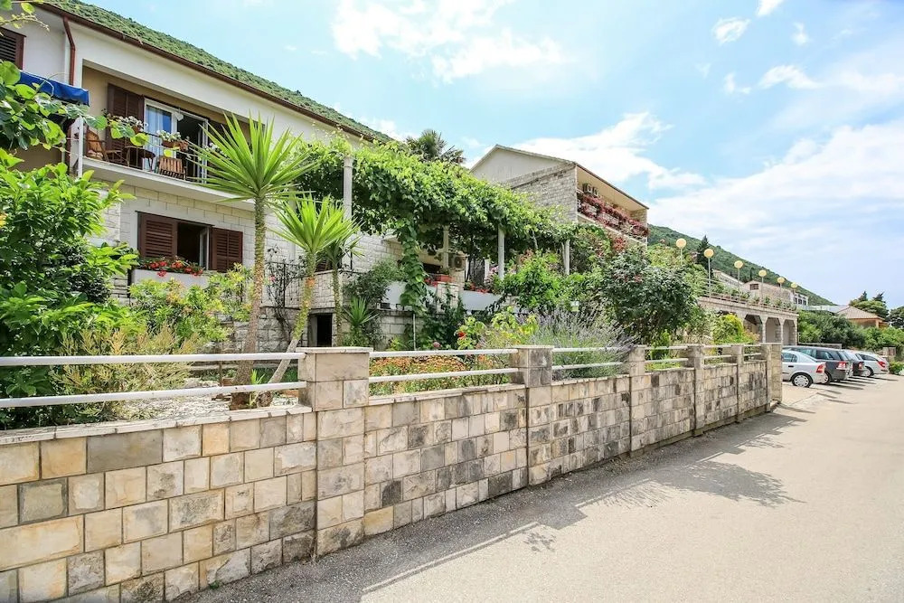 Apartments Beach Way