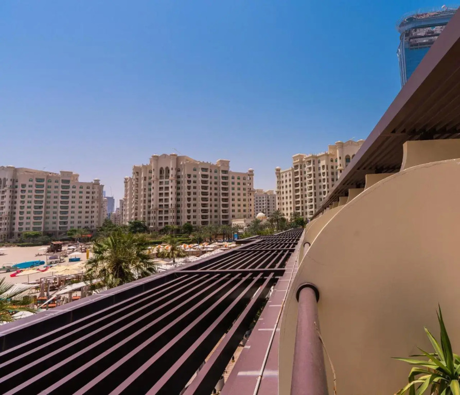 Hotel Style Studio in The Iconic PALM